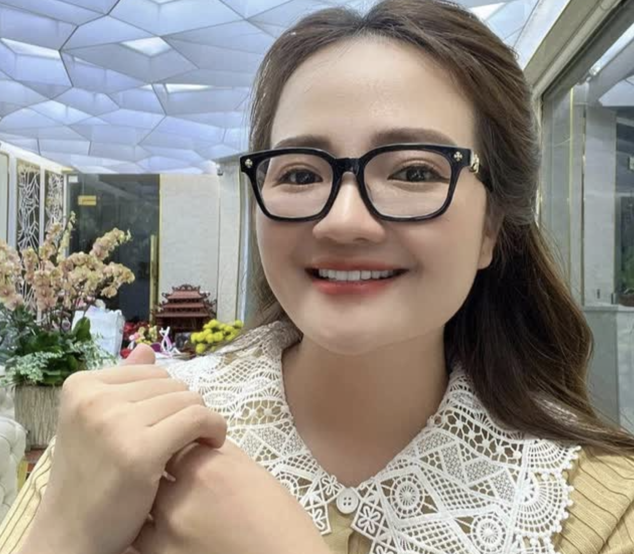 Doanh nhân Hoàng Hường vừa bị bắt là ai mà khiến cả cõi mạng xôn xao