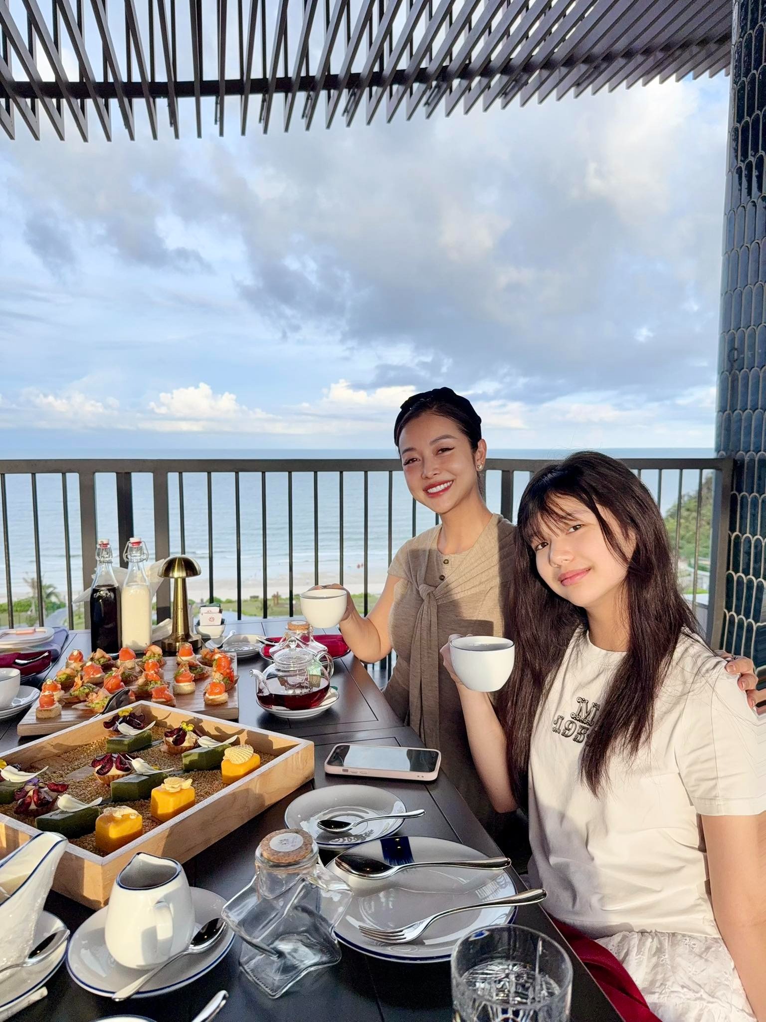 Có mẹ là Hoa hậu, con gái Jennifer Phạm xinh cỡ nào