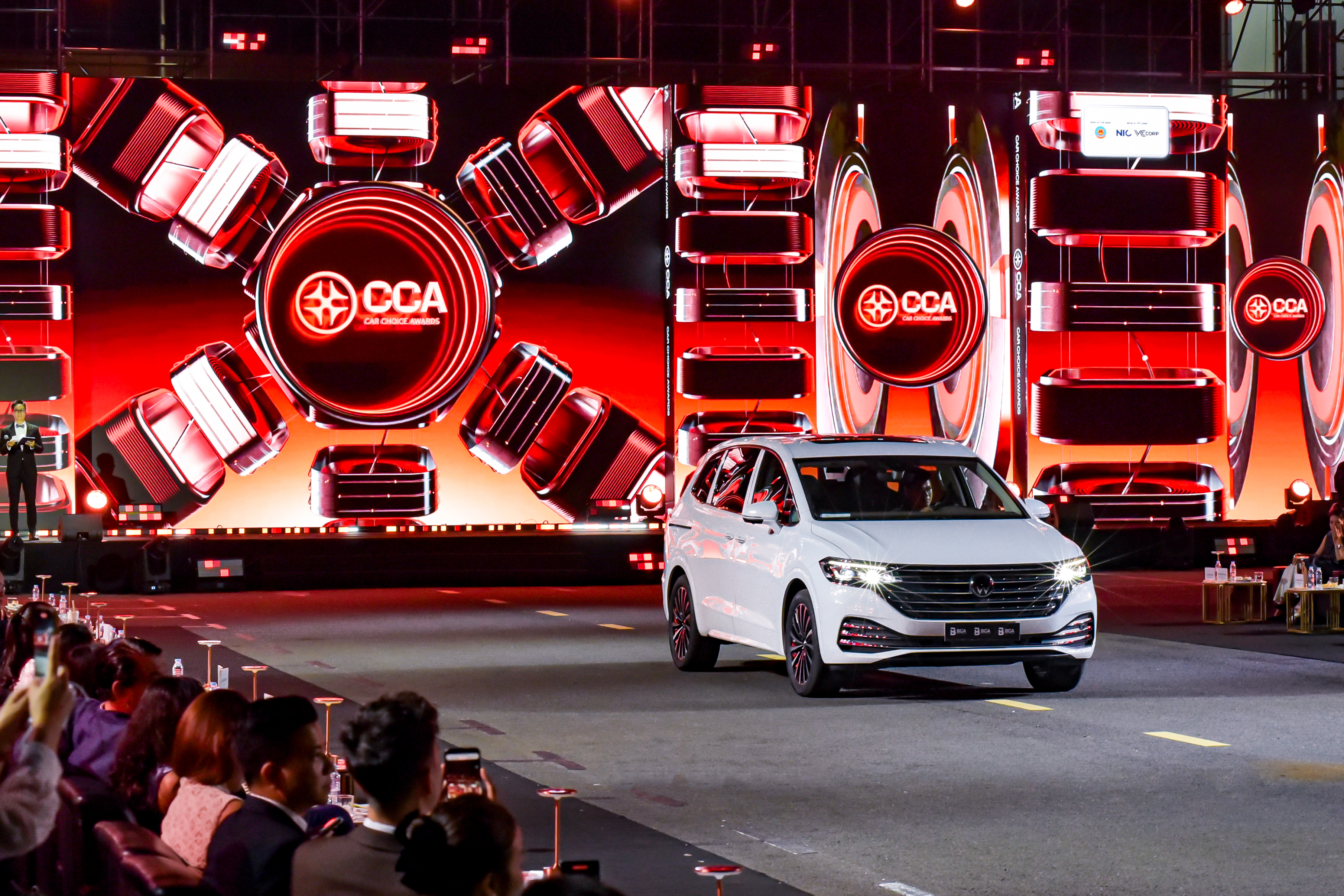 Volkswagen Viloran vinh danh Xe gia đình của năm tại Car Choice Awards 2025