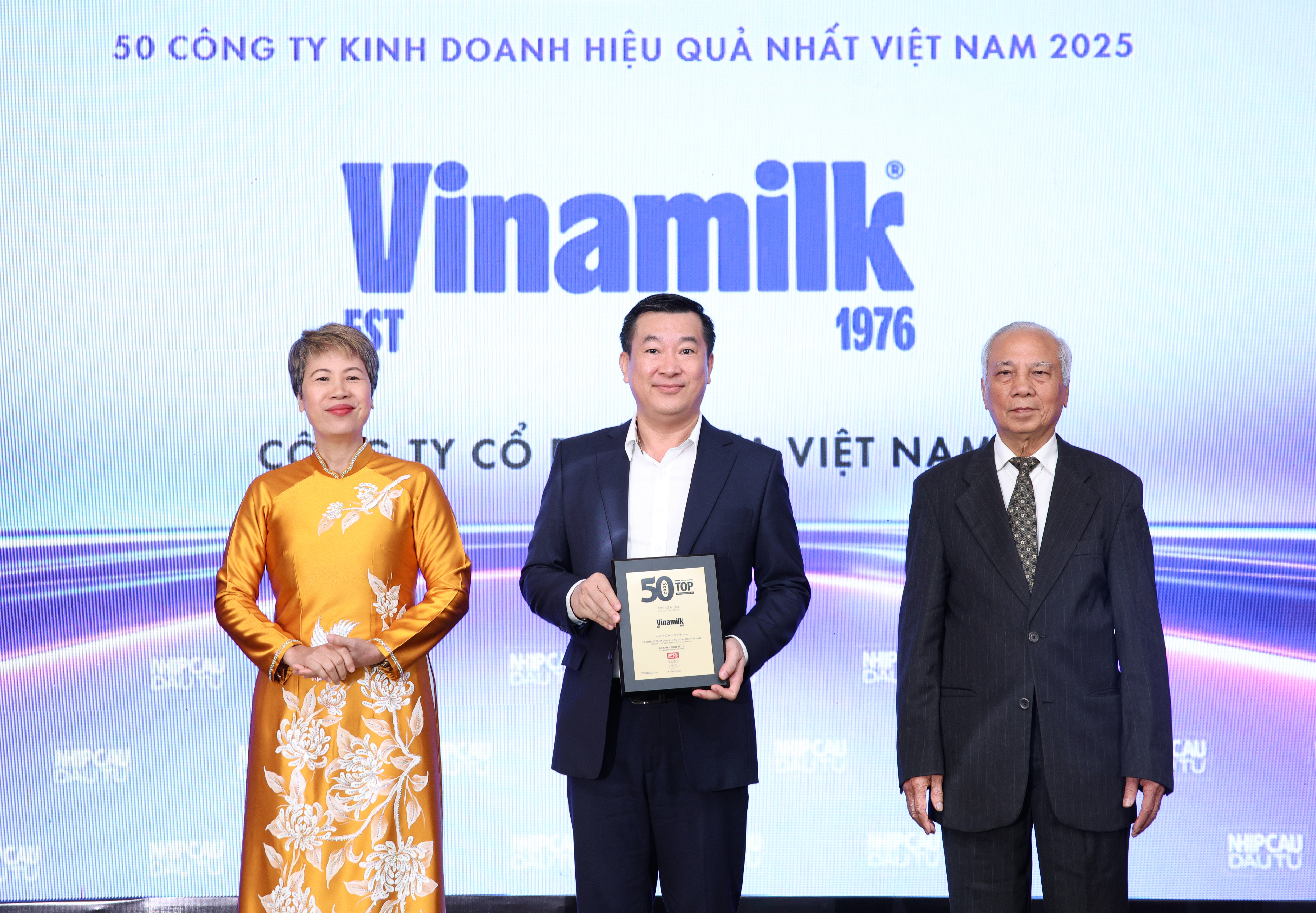 Vinamilk lần thứ 14 liên tiếp được vinh danh top 50 Công ty kinh doanh hiệu quả nhất Việt Nam