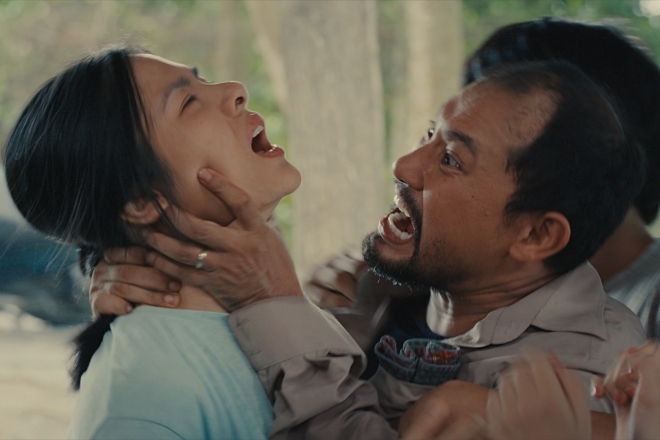 Vân Trang bị Huỳnh Đông cho ăn liên hoàn tát 