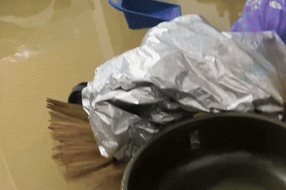 Nhóm bạn trẻ ở Thái Nguyên thất thần nhìn nước dâng cao, gồng mình chạy lũ ngay trong đêm