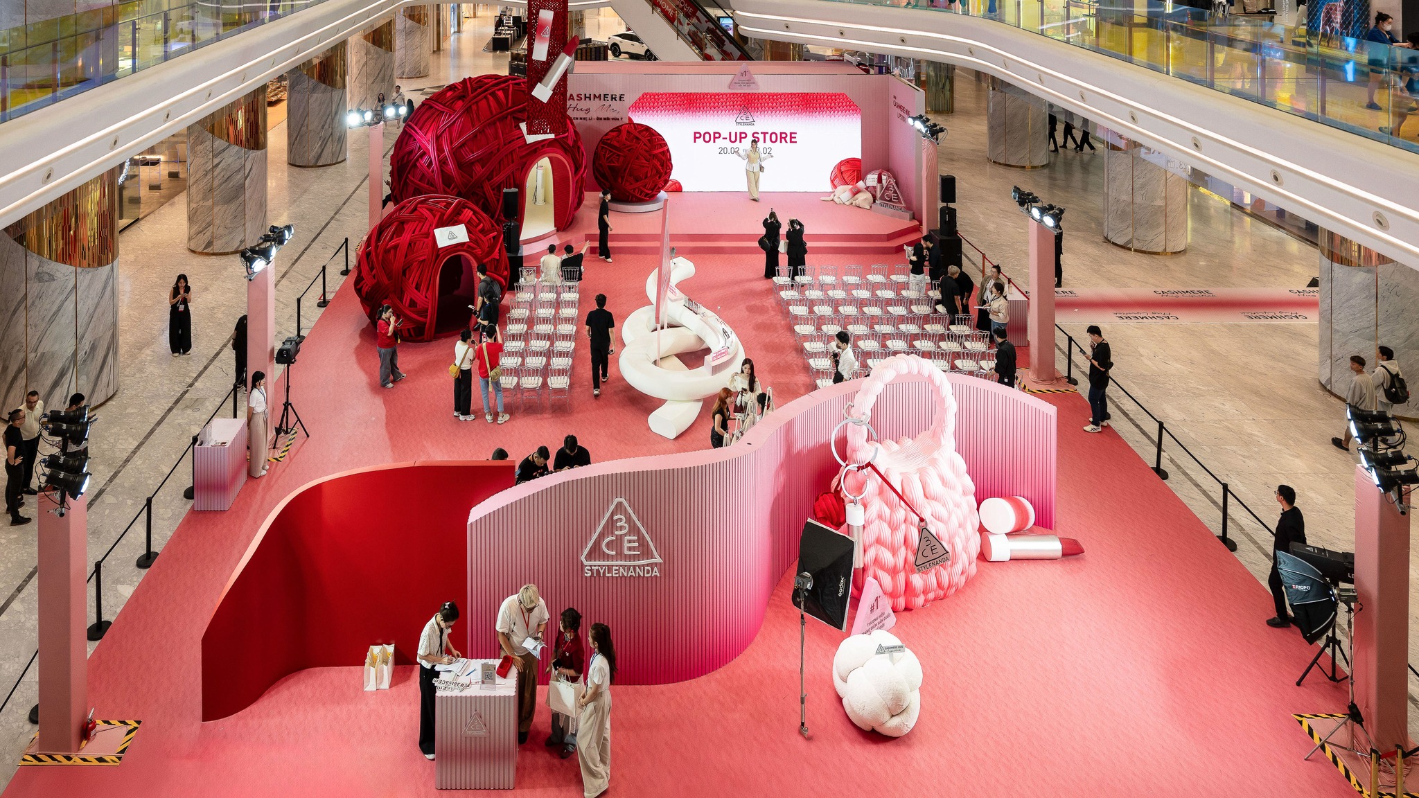 Pop-up store “Cửa hàng mọc lên rồi biến mất” sự chuyển mình của bán lẻ Việt