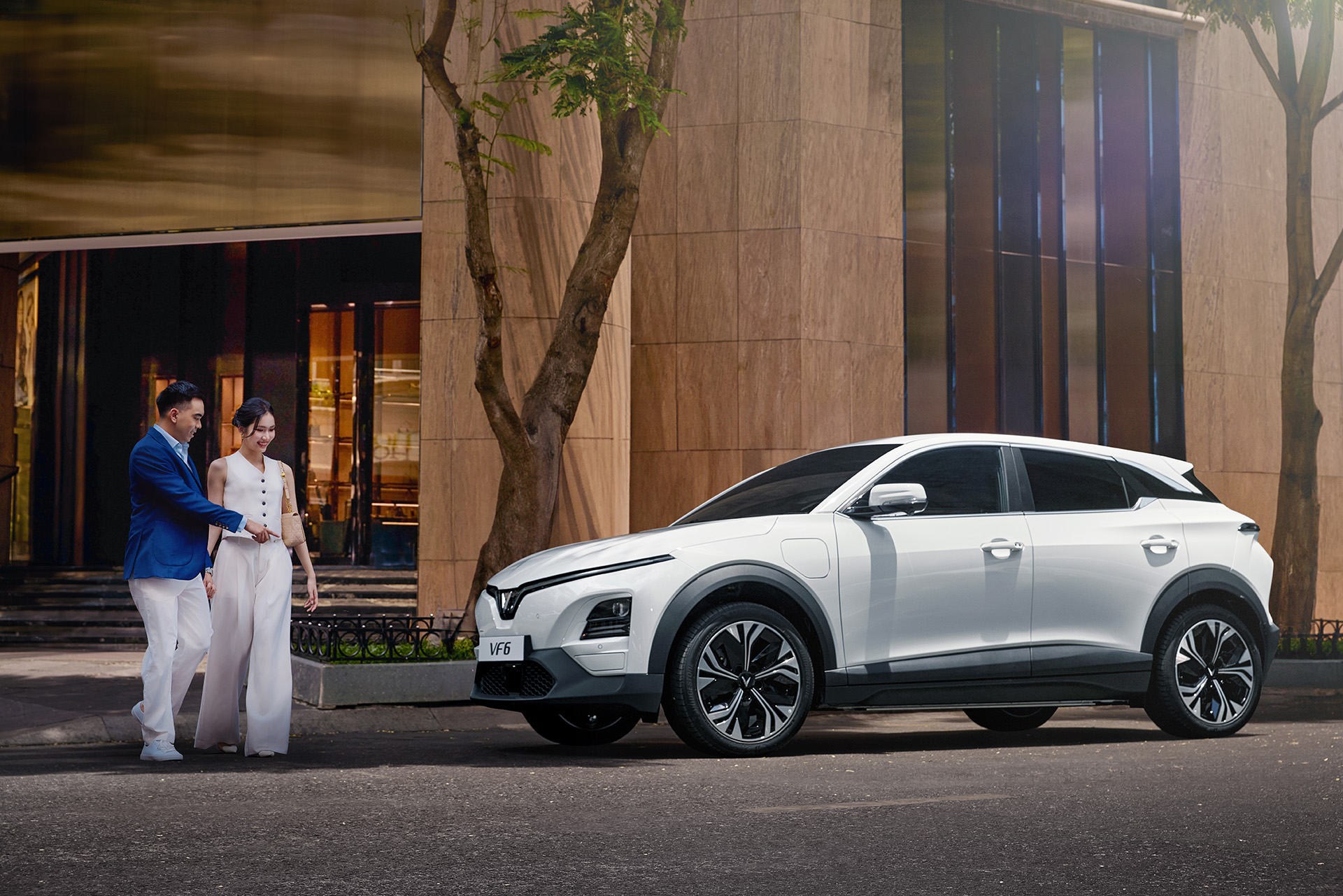 Vinfast lập kỷ lục Việt Nam - Cán mốc 100.000 ô tô bán ra trong 3 quý đầu năm