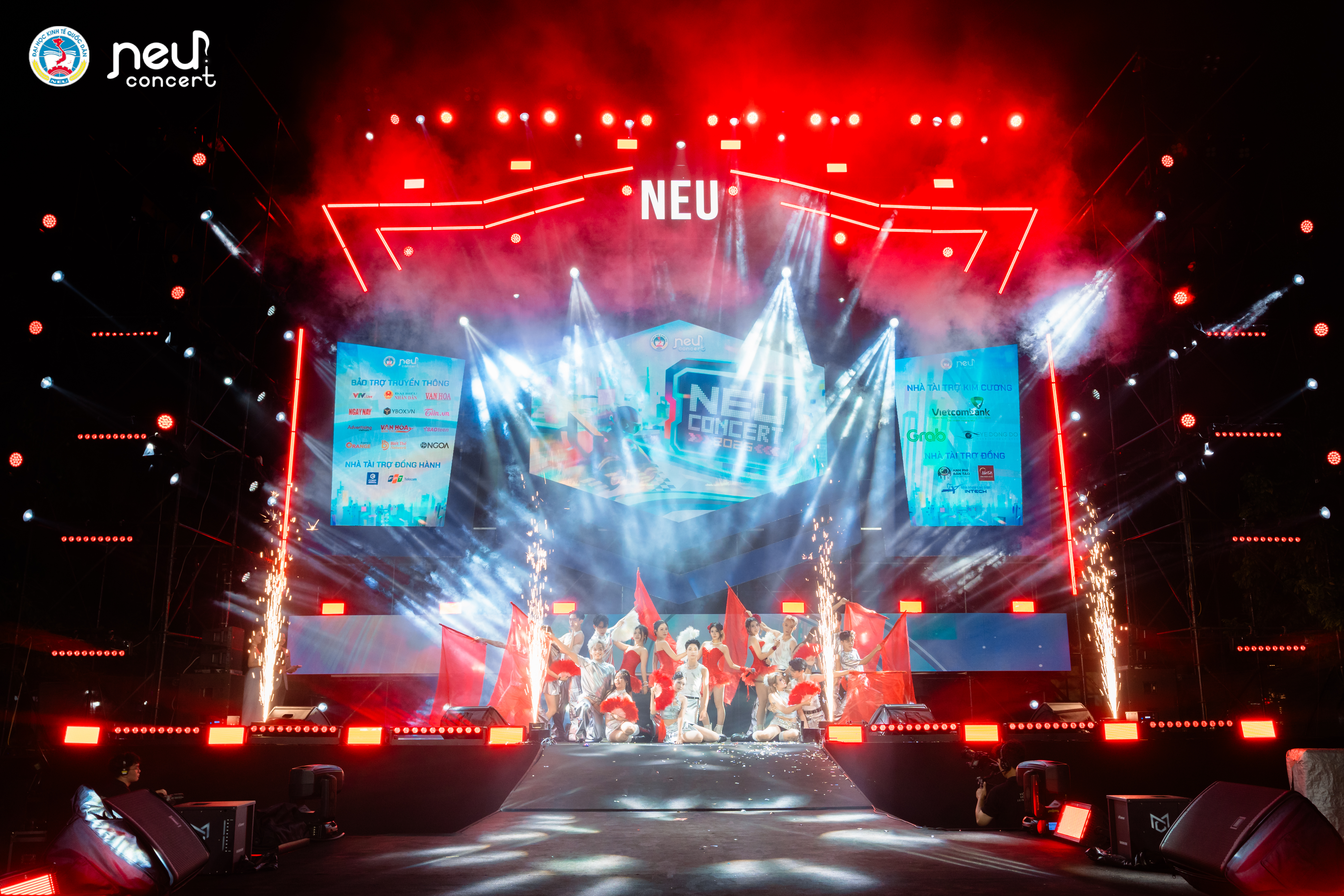 NEU Concert 2025 Bùng nổ “tốc độ” trong đại tiệc âm nhạc chào tân sinh viên K67