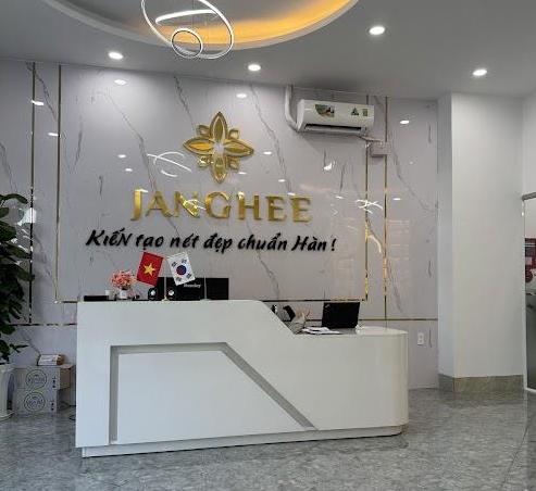 Hoạt động chui Thẩm mỹ viện Janghee bị xử phạt và đình chỉ hoạt động