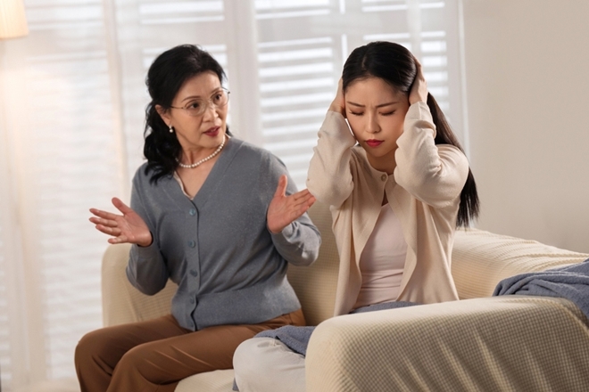 Con dâu không muốn sinh con, tôi không phản đối nhưng có một hành động khiến con bé hoảng loạn tột độ