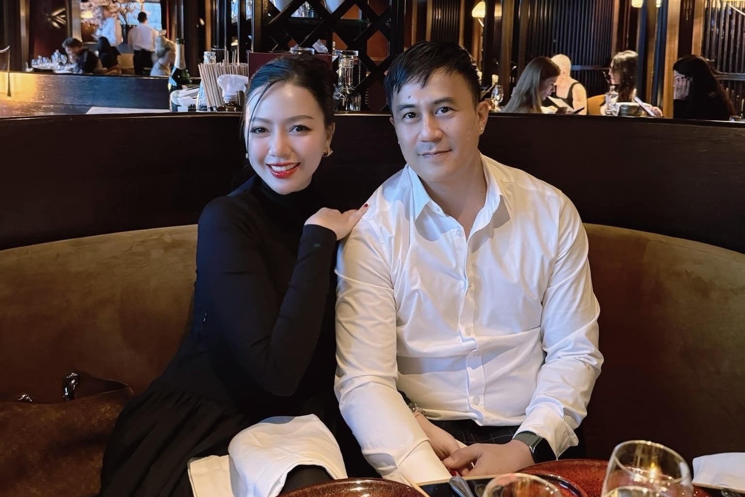 Thêm một mỹ nhân của showbiz Việt được bạn trai doanh nhân cầu hôn