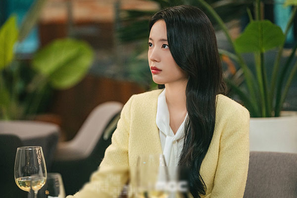 Đồng nghiệp từng thân như hình với bóng, bỗng hóa người dưng chỉ vì 1 người đàn ông có vợ