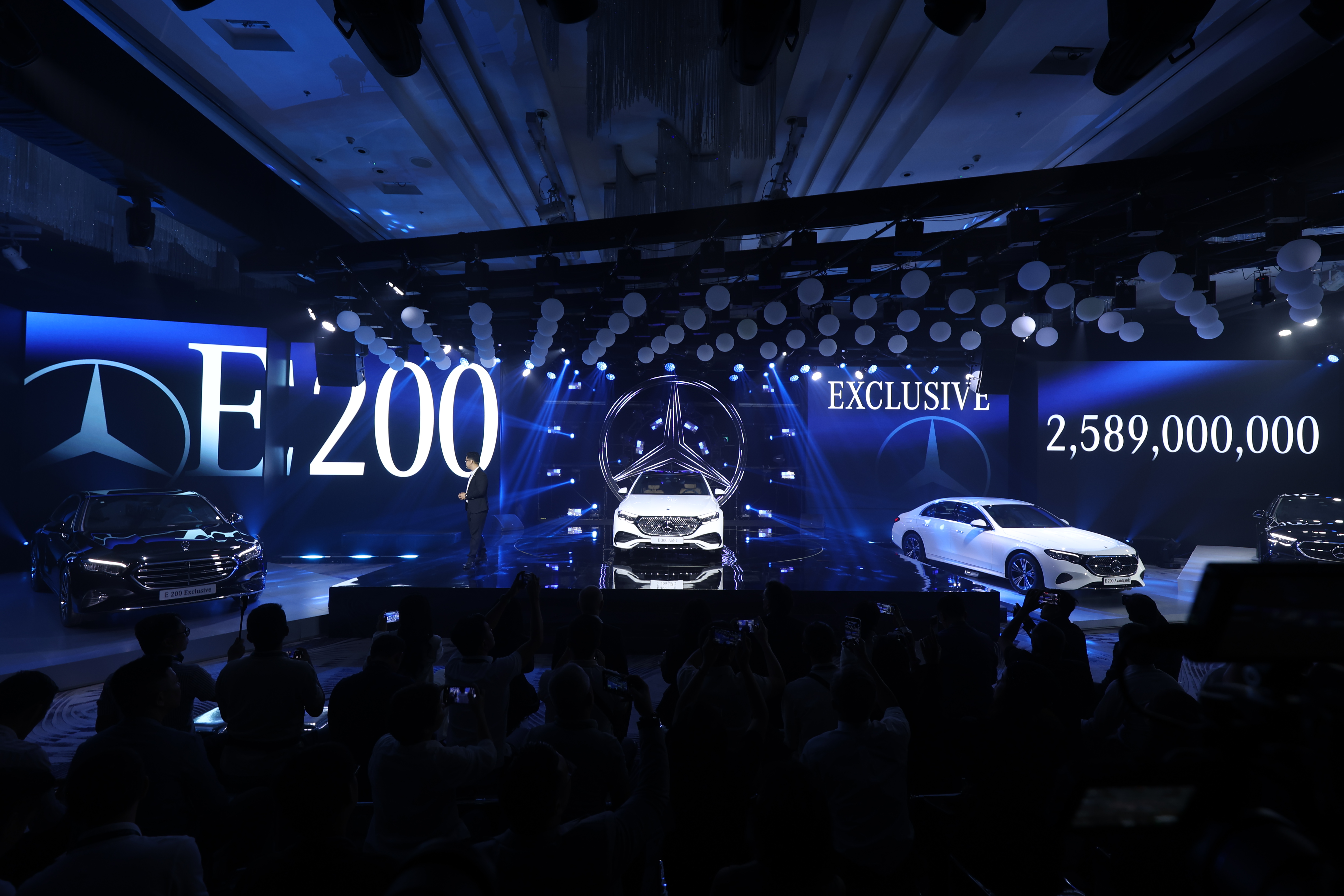 Triển lãm Mercedes-Benz E-Class thế hệ mới Nối liền di sản, công nghệ và thời trang