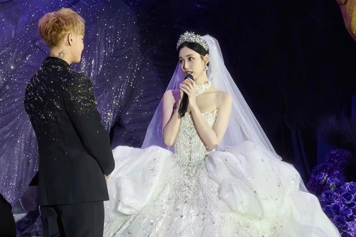 16 triệu người xem livestream đám cưới cặp đôi chủ tịch - nàng thơ, tranh nhau iphone 17