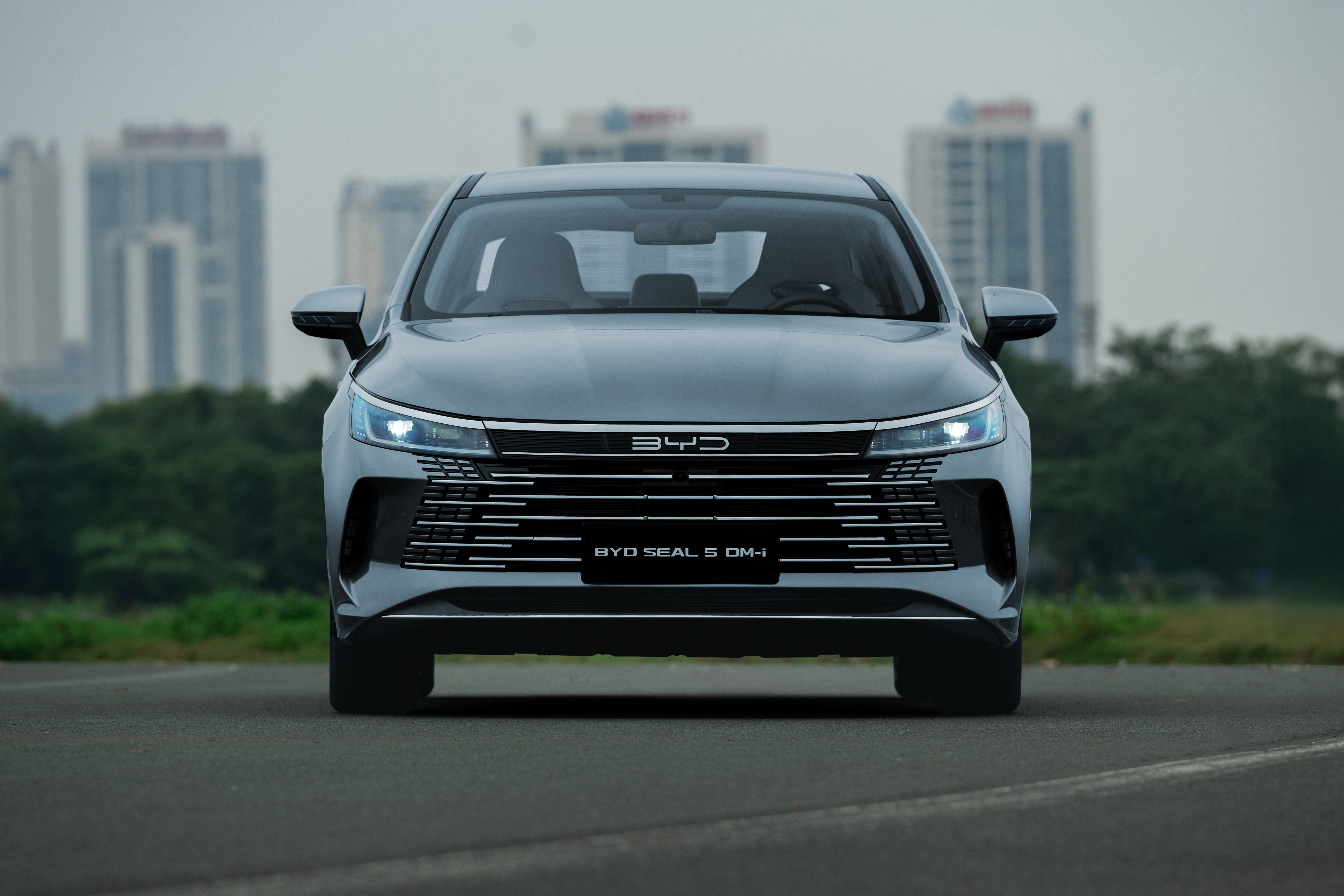 Seal 5, làn gió mới đến từ BYD liệu có thổi bùng phân khúc sedan khó nhằn