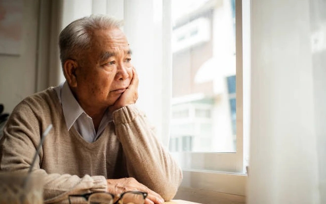 65 tuổi, tôi nhất quyết muốn sống với con trai nhưng 3 năm sau, một cuộc điện thoại khiến tôi phải hối hận