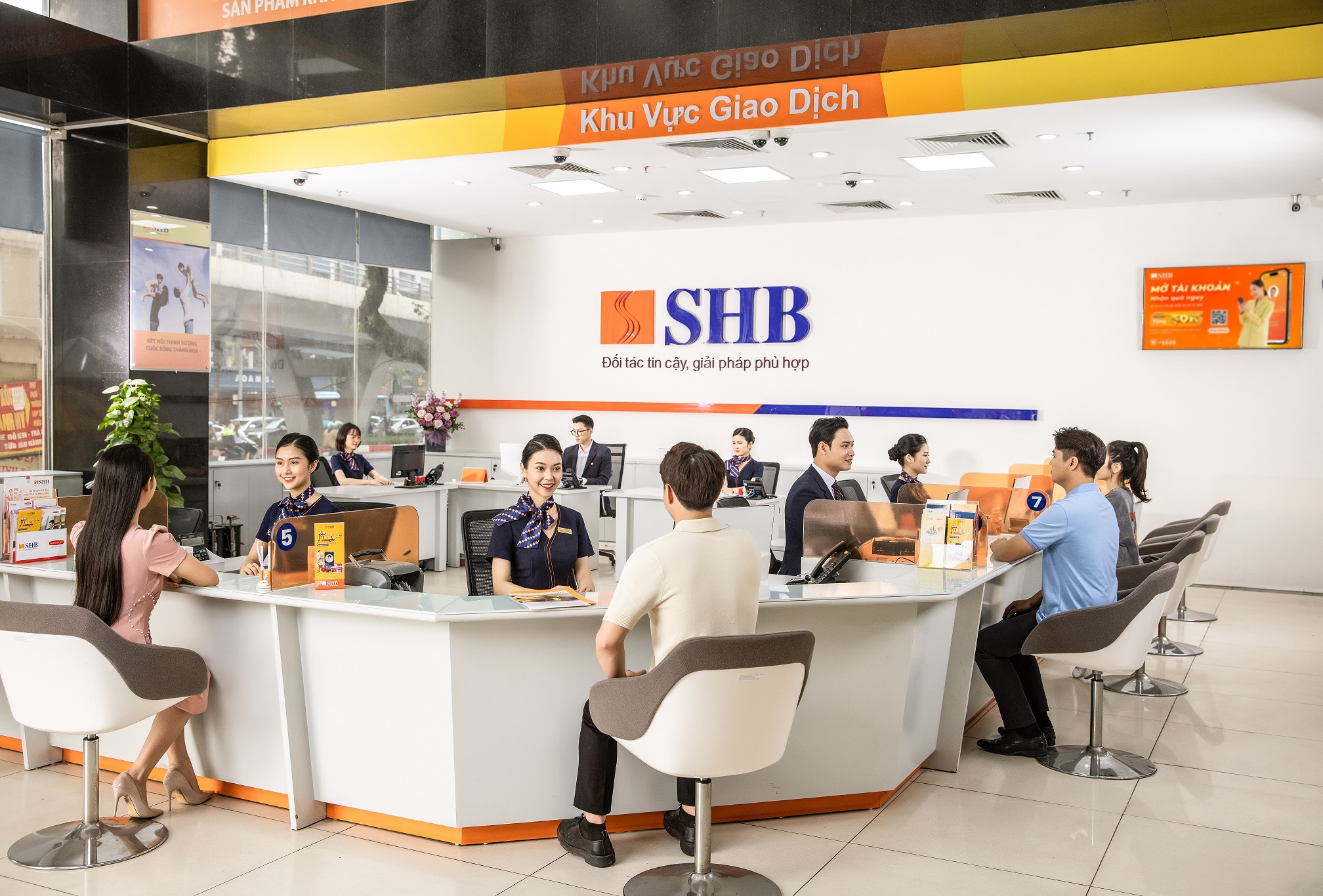 SHB lãi trước thuế 9 tháng tăng 36%, đạt 12.300 tỷ đồng, khẳng định vị thế hàng đầu, không ngừng nâng cao sức mạnh tài chính