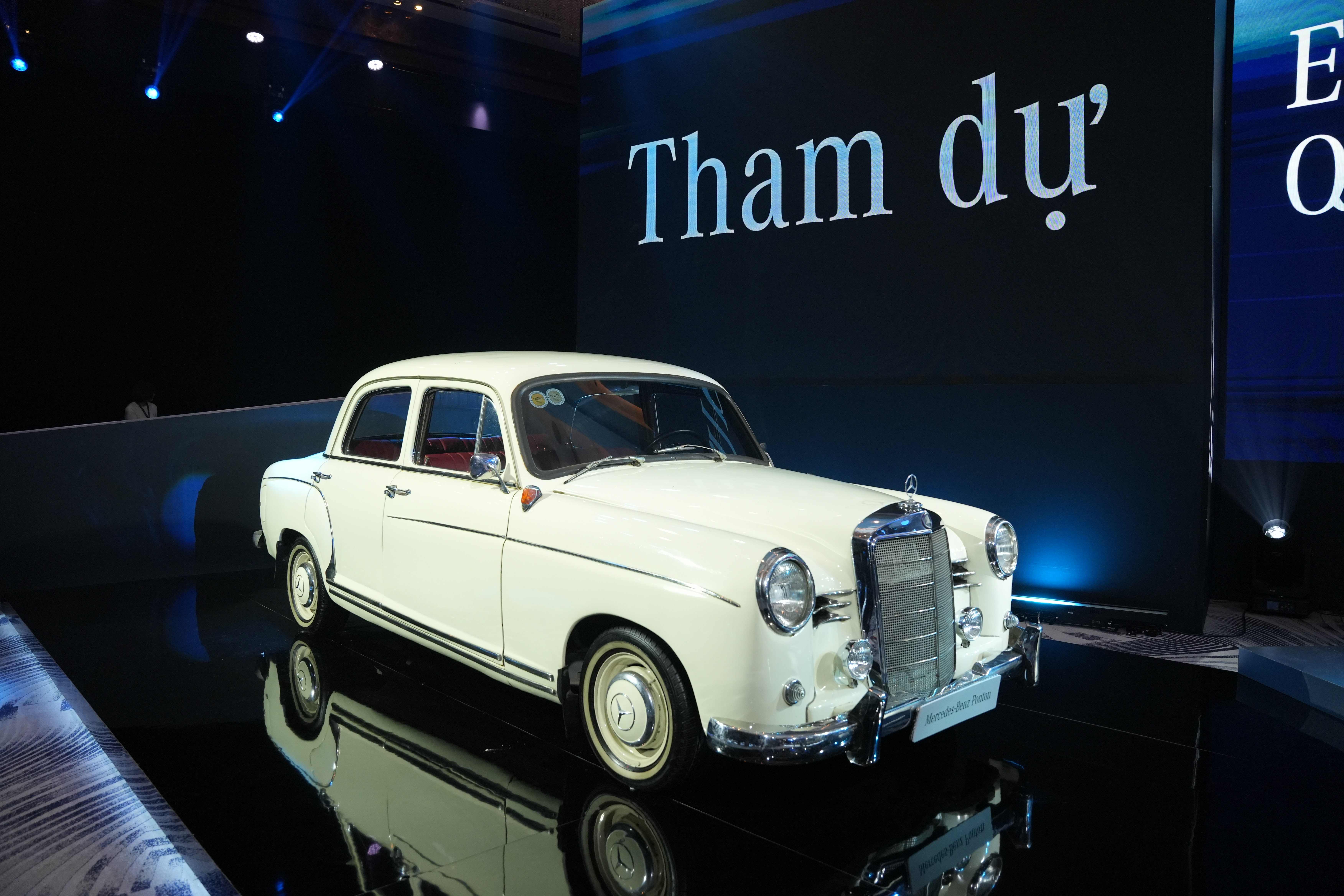 190 “Ponton” và E-Class W124, 2 mẫu xe cổ danh tiếng của Mercedes 