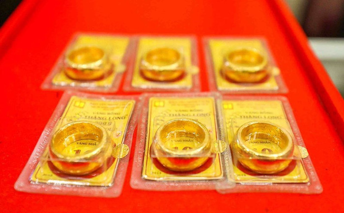 Giá vàng hôm nay 2610 Trong nước tiếp tục tăng