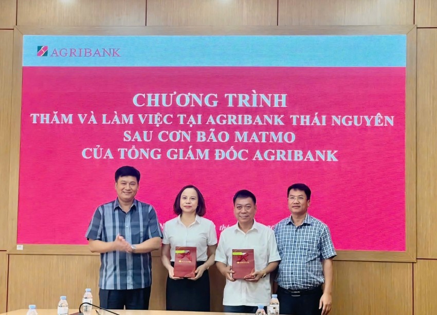Agribank điểm tựa vững chắc giúp khách hàng vực dậy sản xuất