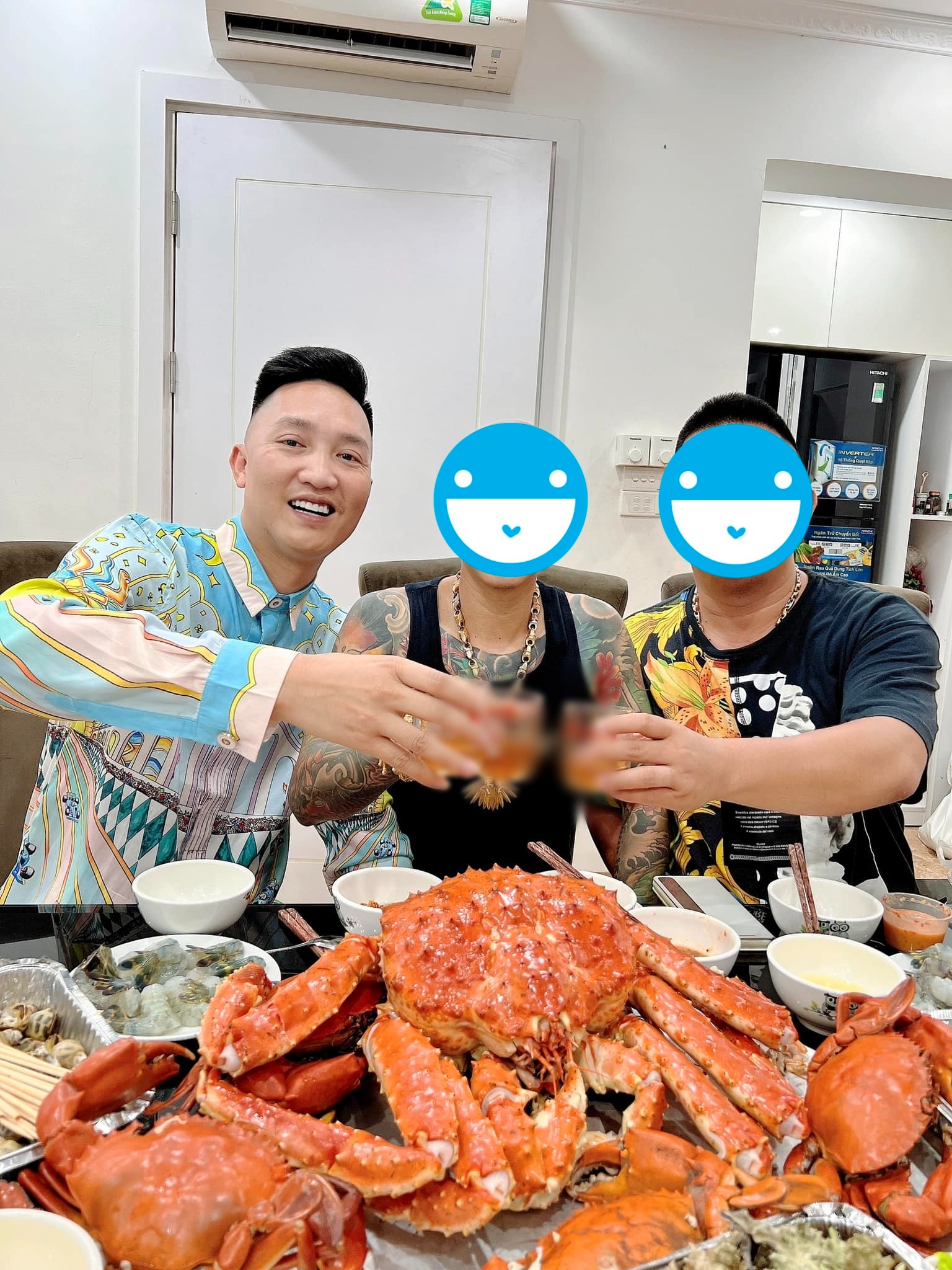 Ảnh cận biệt phủ dát vàng trị giá 50 tỷ to vật vã của Huấn Hoa Hồng tại Hà Nội