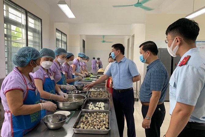 Bộ Y tế Tăng cường kiểm soát an toàn thực phẩm học đường và bếp ăn tập thể