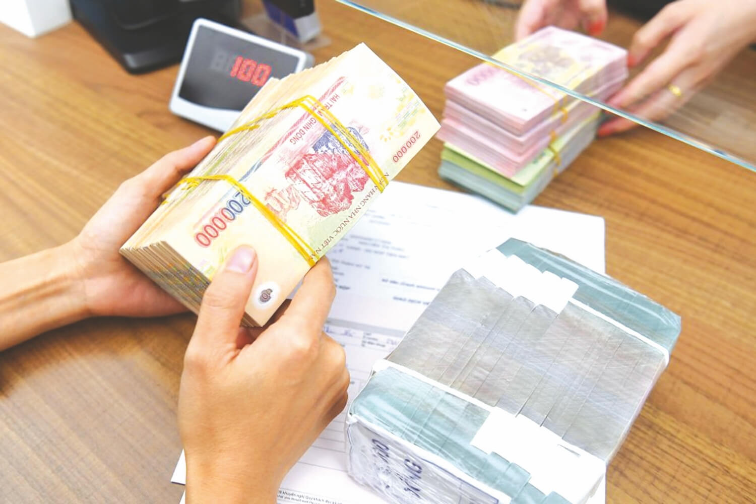 Hà Nội Thu tiền từ sử dụng đất tăng 170%, vượt 85,6% chỉ tiêu cả năm