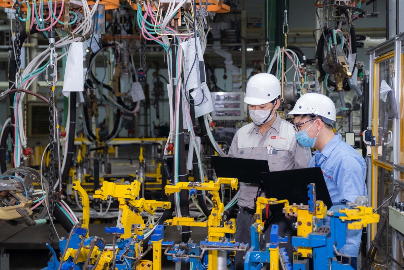 Sản xuất công nghiệp duy trì đà phục hồi mạnh, ngành chế biến – chế tạo tiếp tục dẫn dắt tăng trưởng