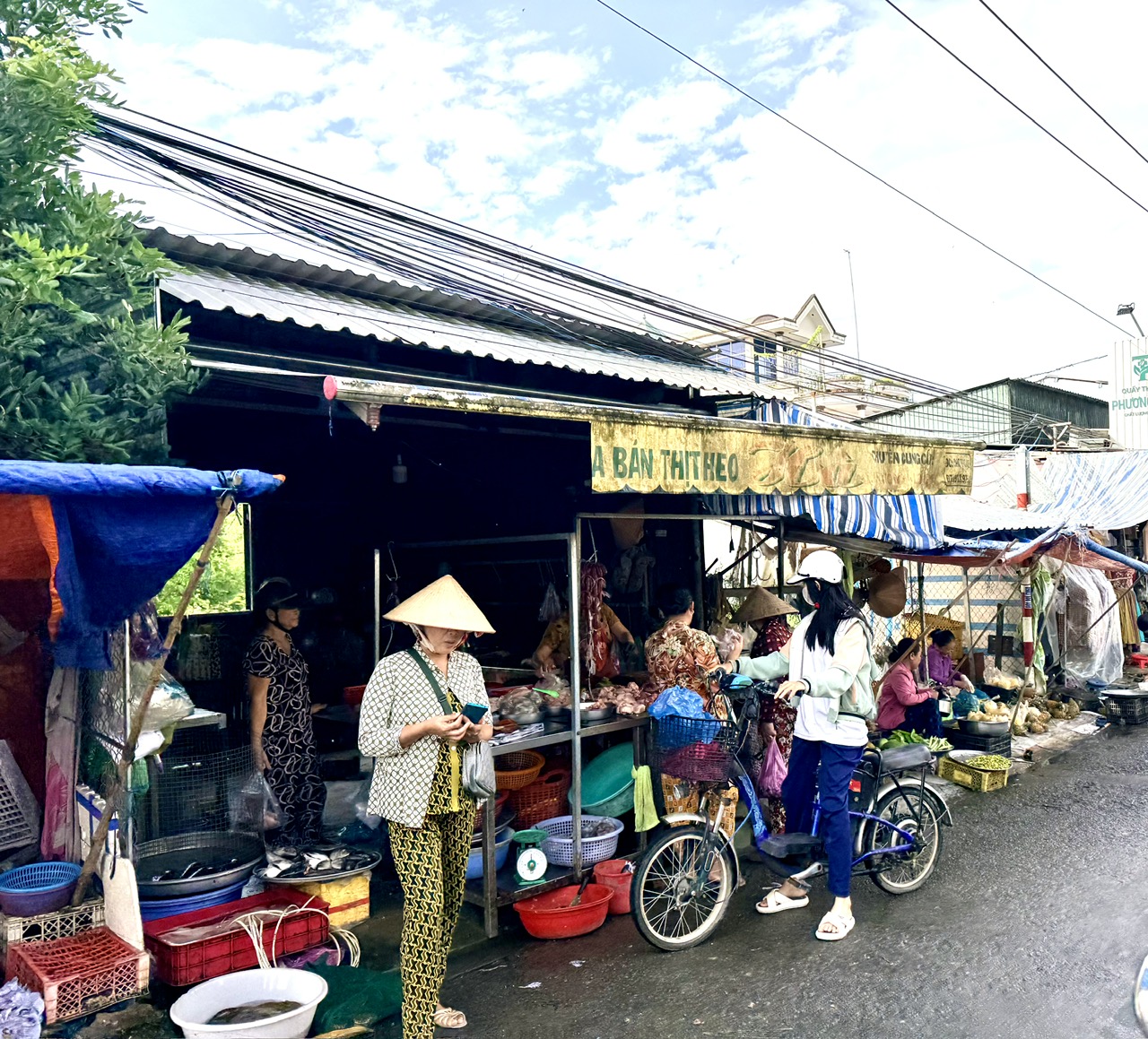 Mặt bằng giá tại TP.HCM tăng cao Áp lực đè nặng lên cả người dân và doanh nghiệp
