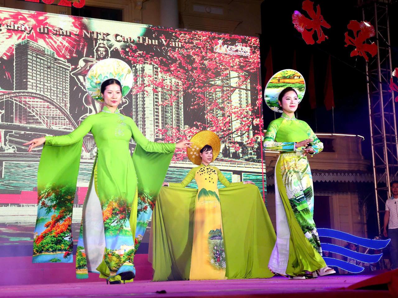 Hải Phòng diễu hành Tôn vinh Áo dài Việt nhân Ngày Di sản Văn hóa 2311