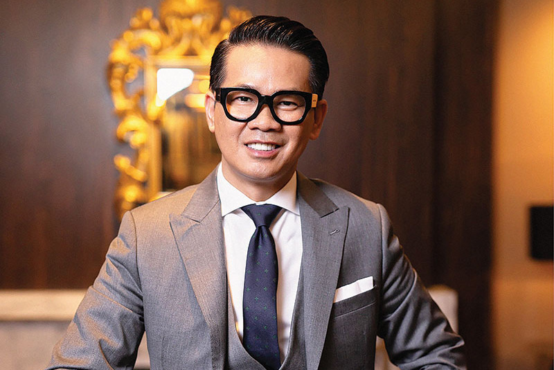 Gặp biến căng phải khóa bình luận, phản ứng gắt NTK Thái Công khi liên tiếp bị loạt diễn đàn gọi tên