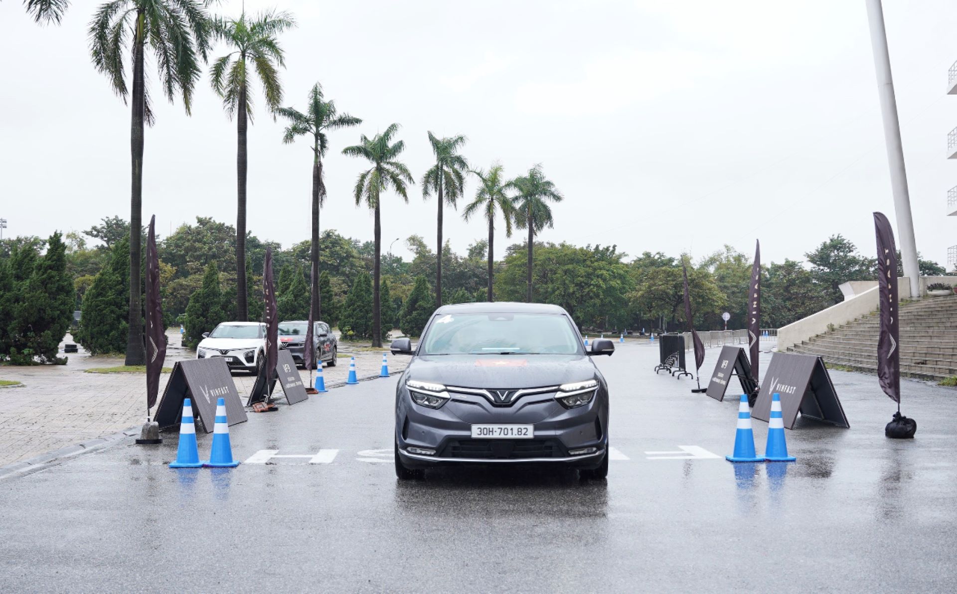 Khách hàng trải nghiệm thực tế VinFast VF 8 “Nội thất đẹp, trải nghiệm lái thú vị, nhiều điều chẳng bao giờ có ở xe xăng”