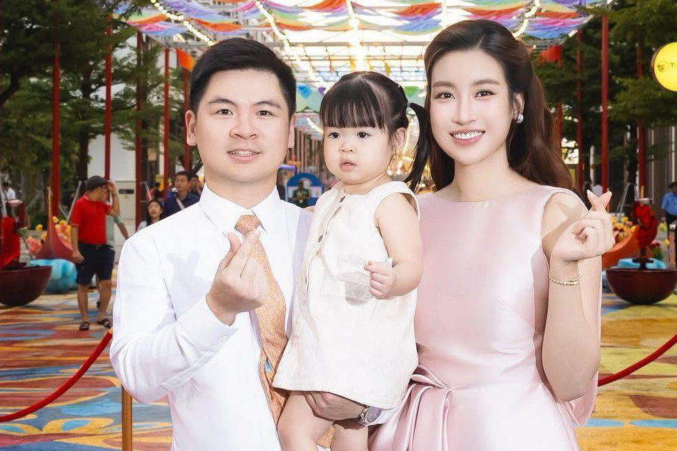 Con gái Đỗ Mỹ Linh hát Quốc ca, clip thu hút cả triệu lượt xem trên MXH