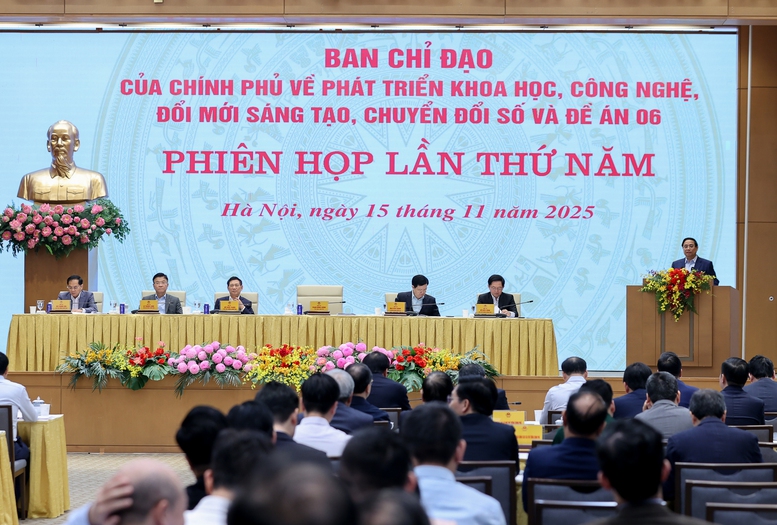 Thúc đẩy phát triển khoa học, công nghệ, đổi mới sáng tạo, chuyển đổi số nhanh, mạnh và bền vững