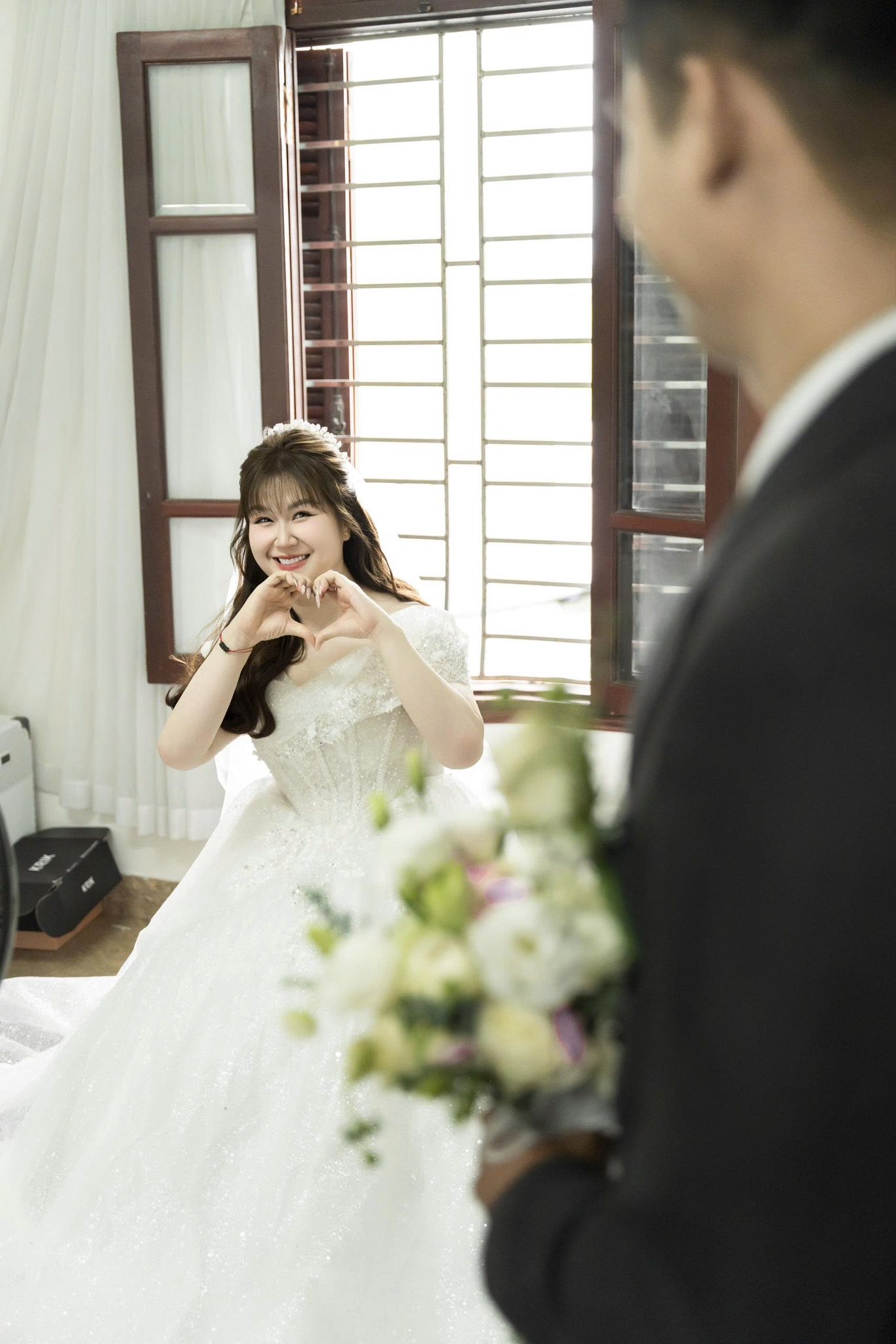 Hot girl trăm ký Ngô Thủy Tiên lấy chồng, xuất thân chú rể gây chú ý