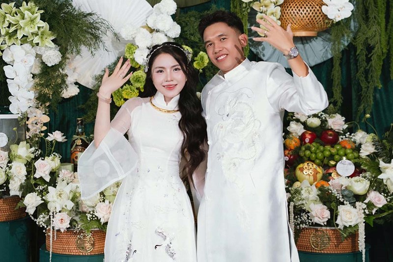 Tiền vệ Võ Hoàng Minh Khoa kết hôn