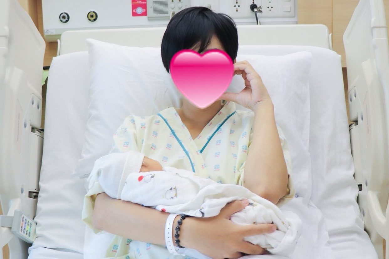 Mỹ nhân Vbiz sinh con đầu lòng sau 4 tháng làm đám cưới