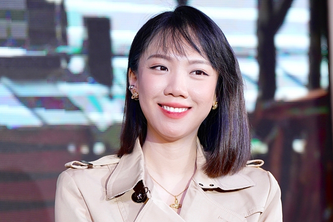 Luk Vân áp lực khi làm phim về công nương mập mờ xuất thân