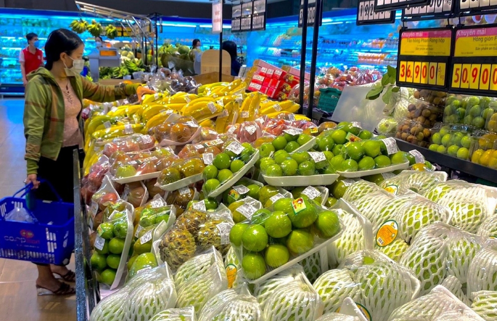 Kịp thời điều hòa cung - cầu, không để găm hàng, đẩy giá giữa bão lũ