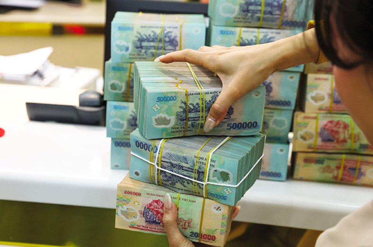 Ngân hàng chạy đua hút tiền gửi Tăng lãi suất, tặng vàng, trúng xe tiền tỷ