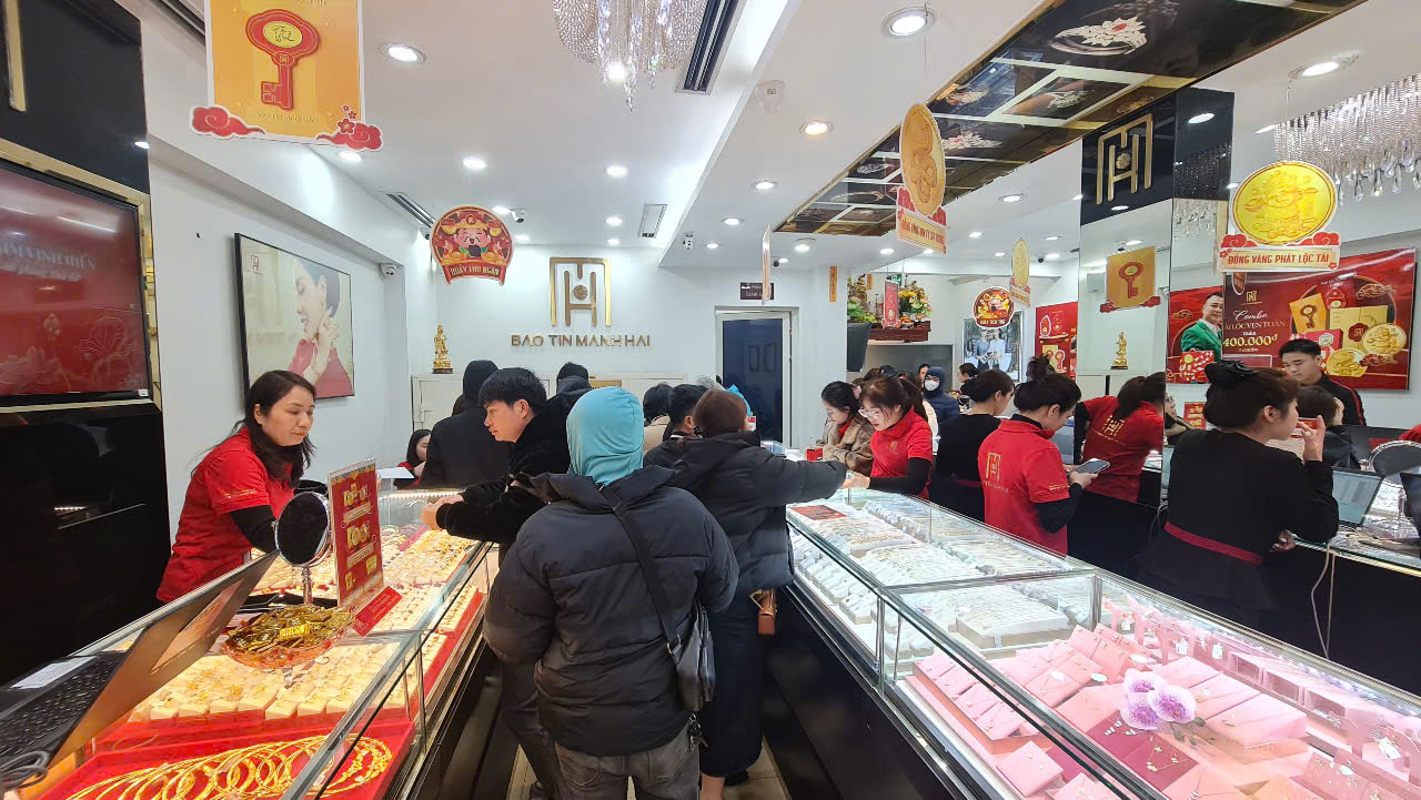 Thị trường vàng Việt Nam đang trải qua giai đoạn nhiều biến động 