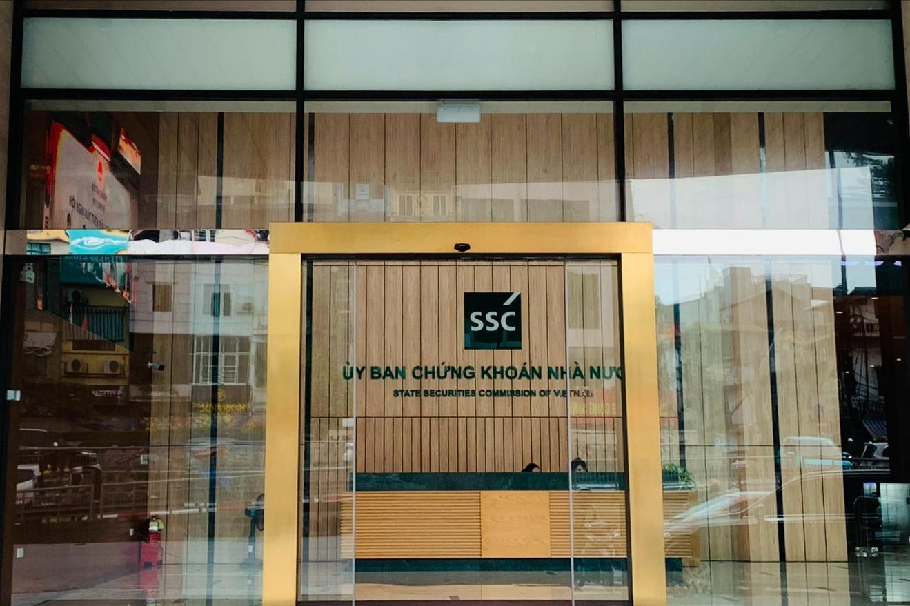 Làn sóng vi phạm công bố thông tin, loạt doanh nghiệp bị UBCKNN xử phạt