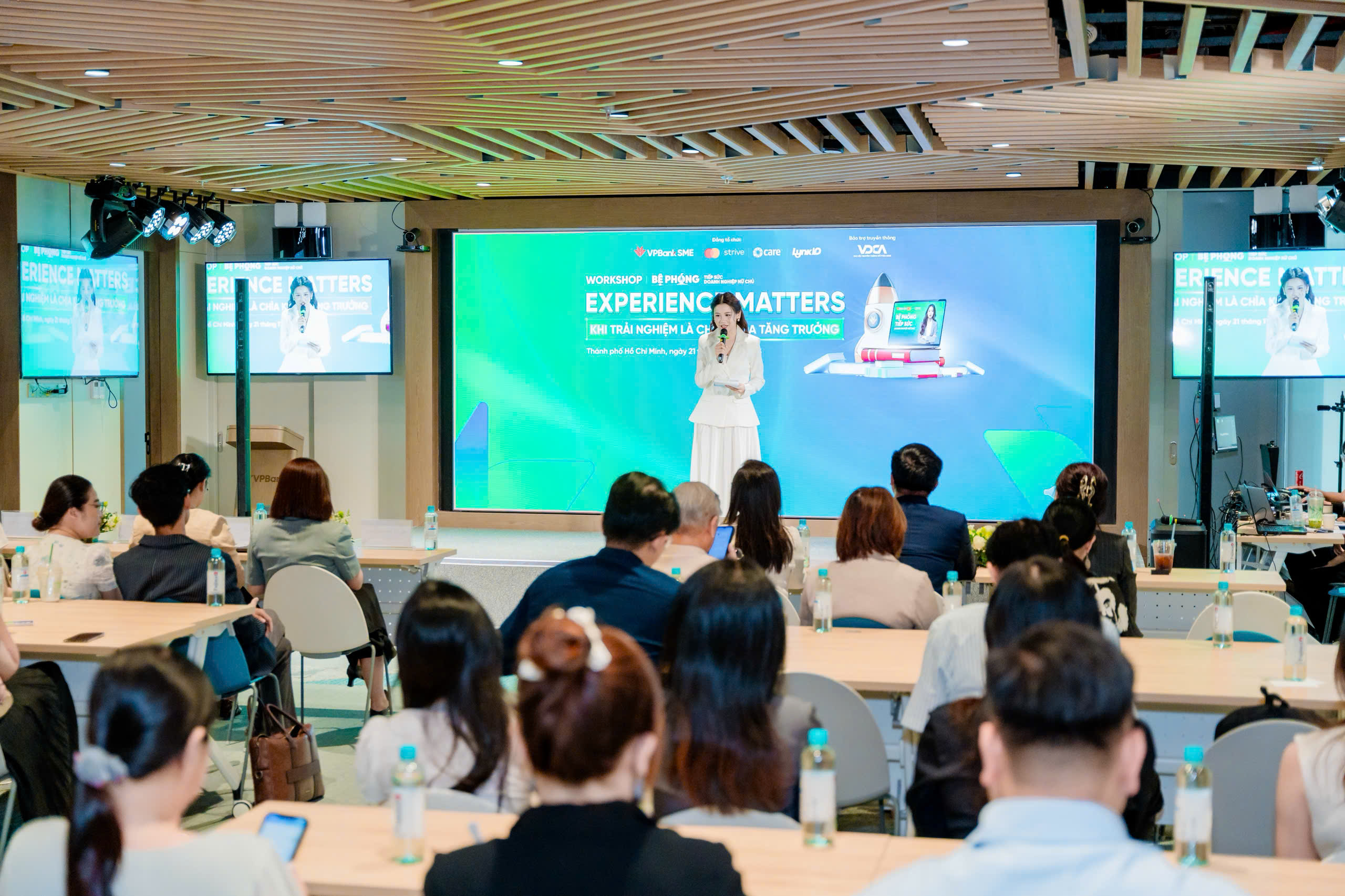 VPBank đồng hành cùng doanh nghiệp nữ chủ Trải nghiệm khách hàng - đòn bẩy tăng trưởng bền vững