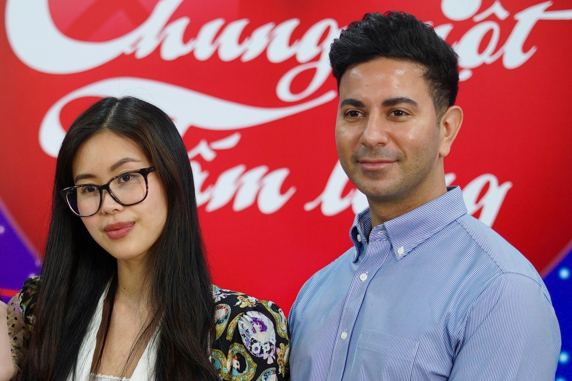 Hôn phu của Tiên Nguyễn chính thức lộ diện, ngoại hình đời thật gây sốt