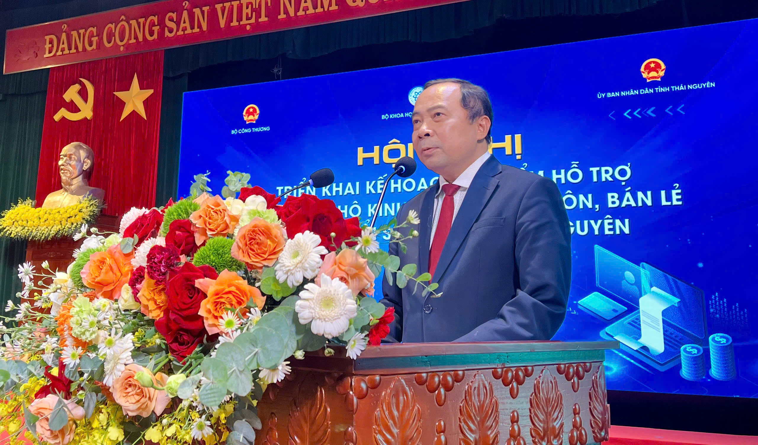 Thái Nguyên tiên phong thí điểm mô hình hỗ trợ hộ kinh doanh chuyển đổi số toàn diện