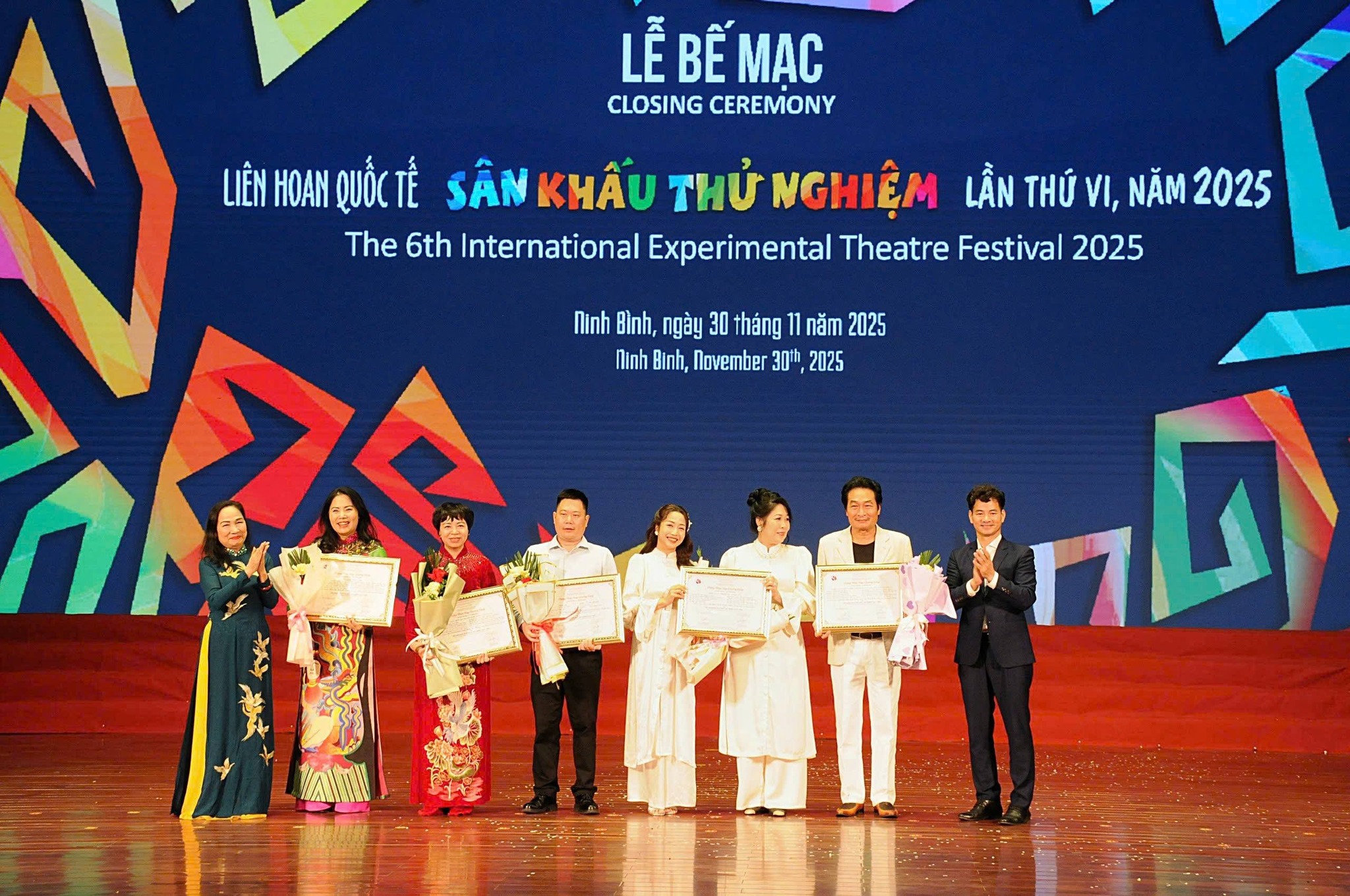 “Giấc mơ Ếch xanh” giành Huy chương Vàng tại Liên hoan sân khấu thử nghiệm quốc tế