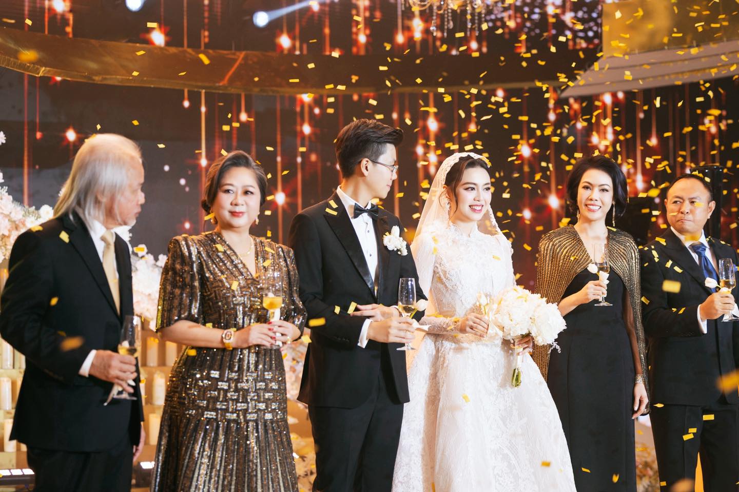 Bộ ảnh nét căng đám cưới thiếu gia Phan Hoàng, 2 đại gia tộc giàu có lộ diện gây sốt