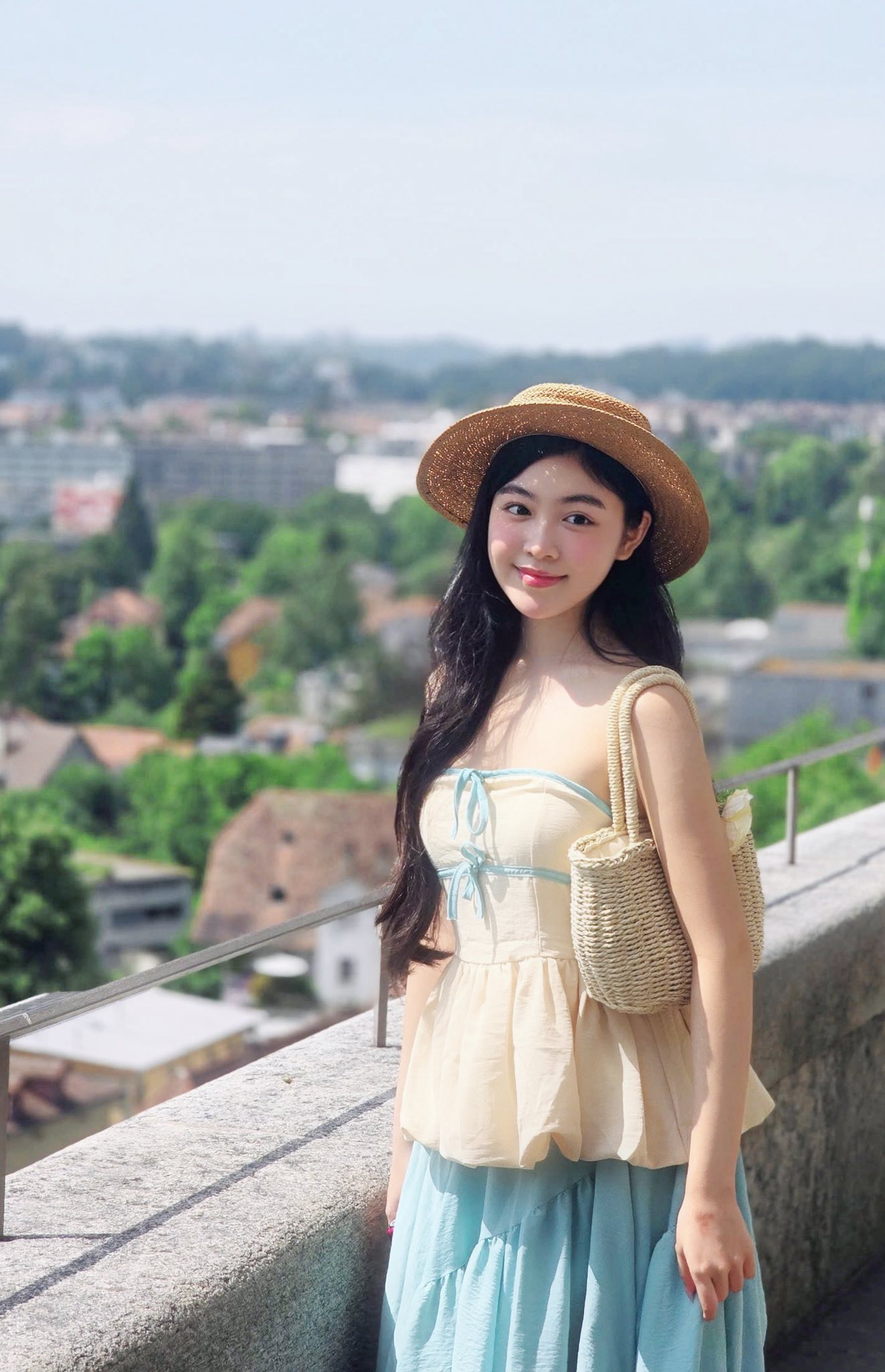 Phản ứng con gái Quyền Linh khi được ngợi khen nhan sắc