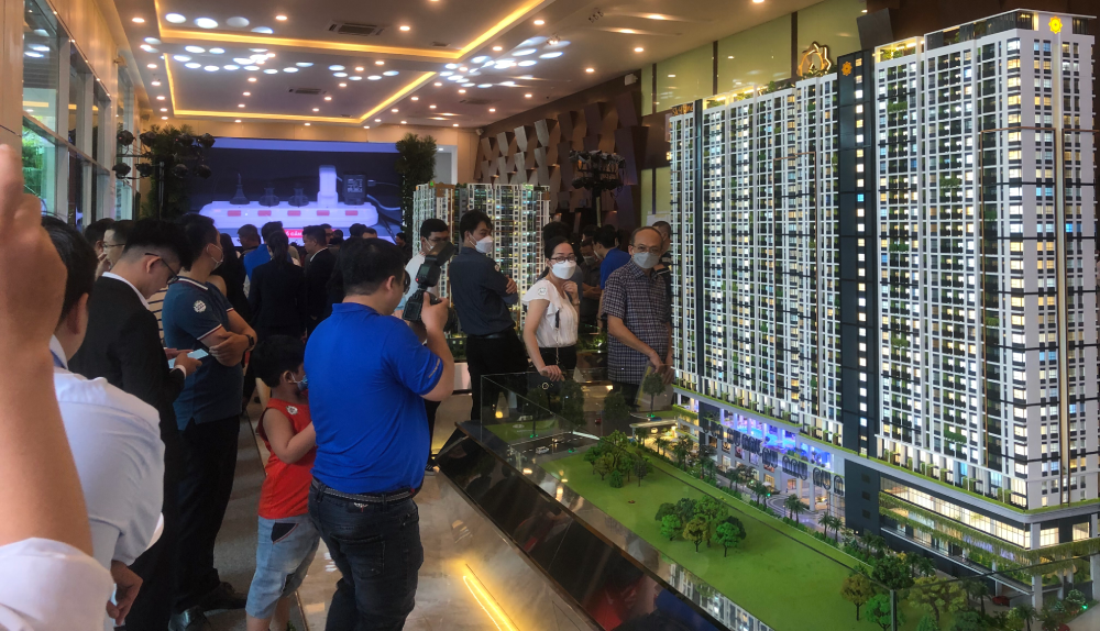 Cơn sốt lãi suất thổi bùng nỗi lo bẫy nợ của người mua nhà