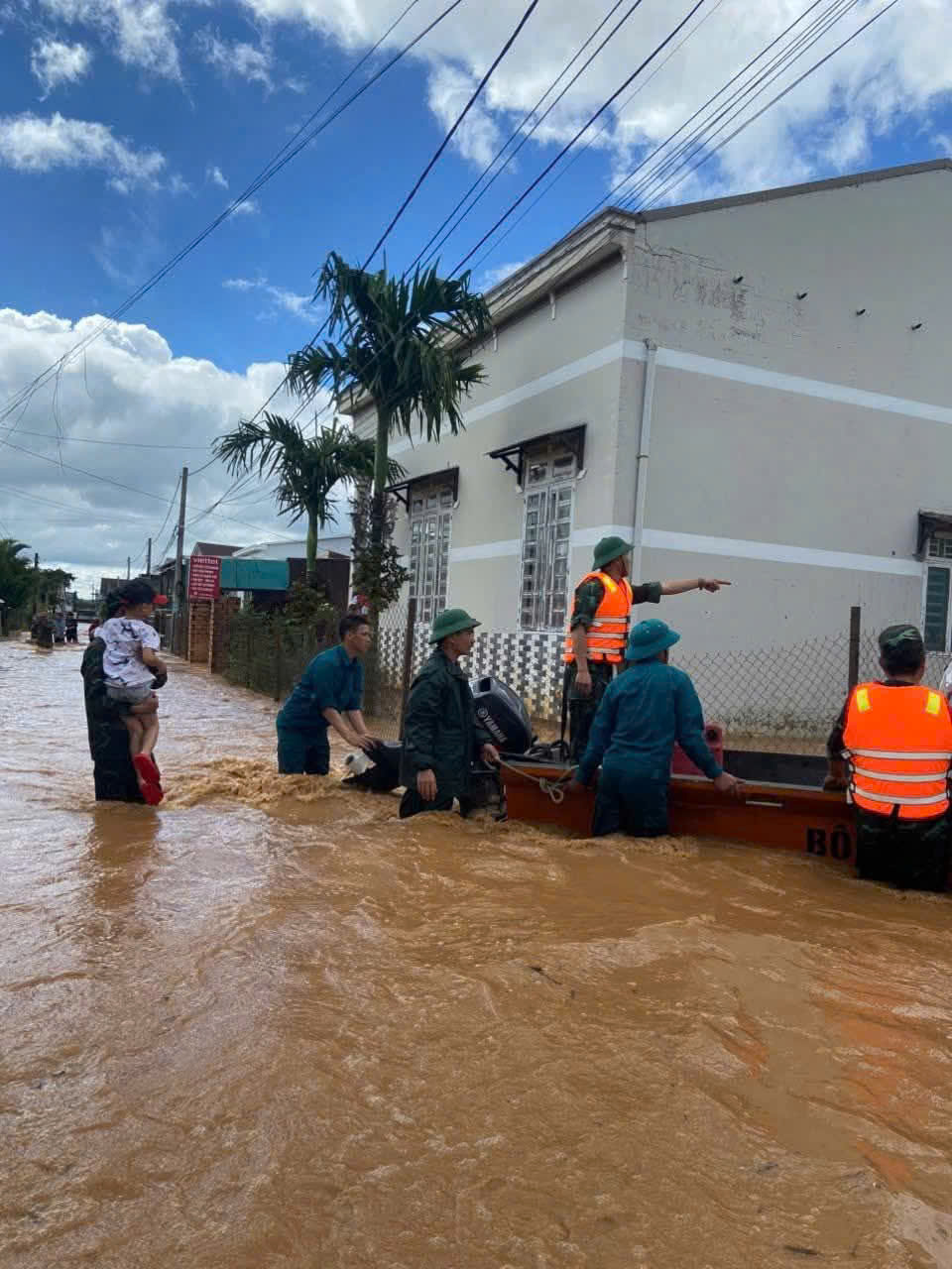 Lâm Đồng Khẩn trương ứng phó tình huống thiên tai