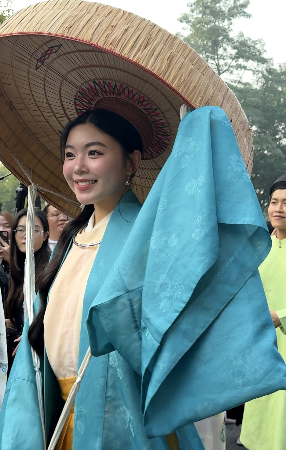 Cam thường bắt trọn nhan sắc nổi bật của con gái MC Quyền Linh