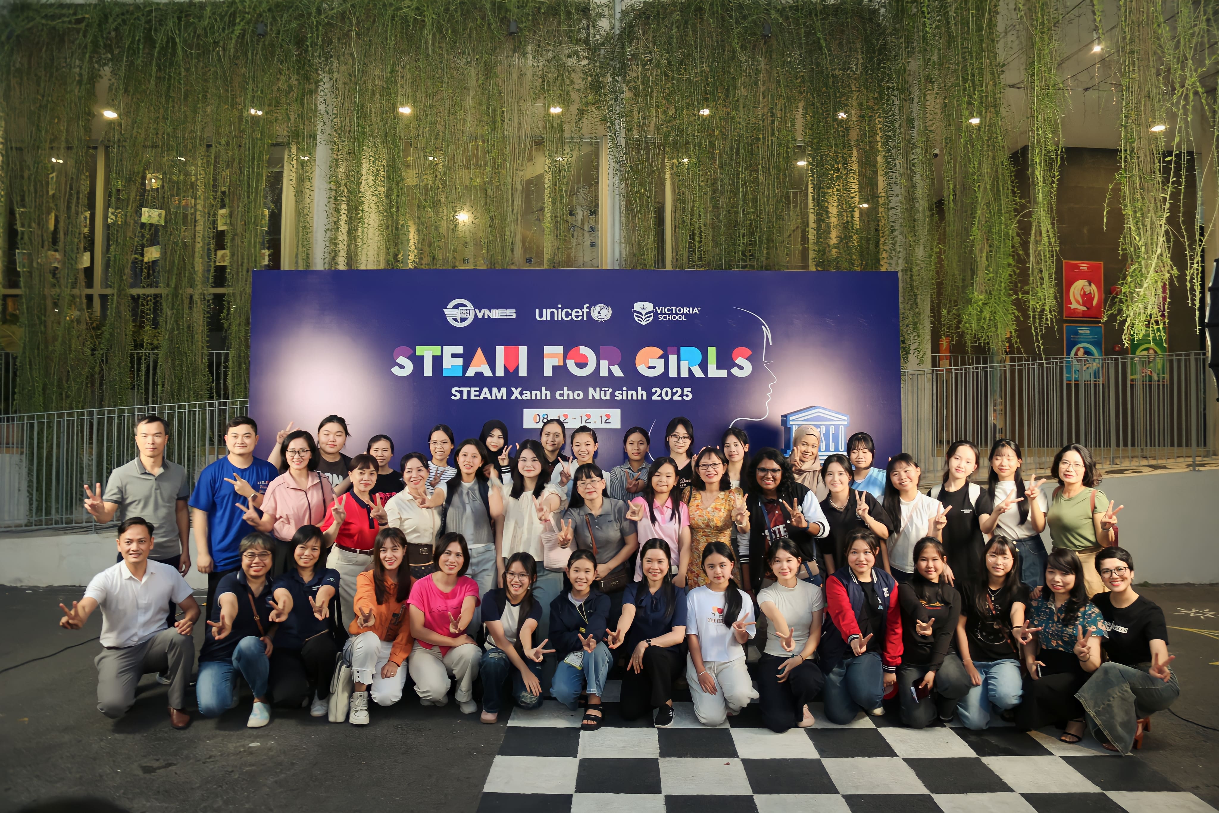 STEAM for Girls 2025 Hành trình nuôi dưỡng tư duy xanh và tự tin cho nữ sinh Việt Nam