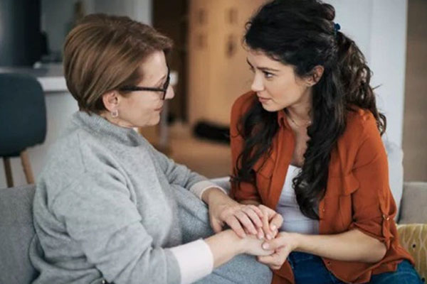 62 tuổi, tôi phải đối mặt điều không ngờ Con gái duy nhất xin chia tài sản để mua nhà cho chồng